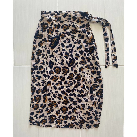 URBAN ROMANTICS Dresses & Skirts - URBAN ROMANTICS LEOPARD PRINT WRAP SKIRT SIZE SMALL